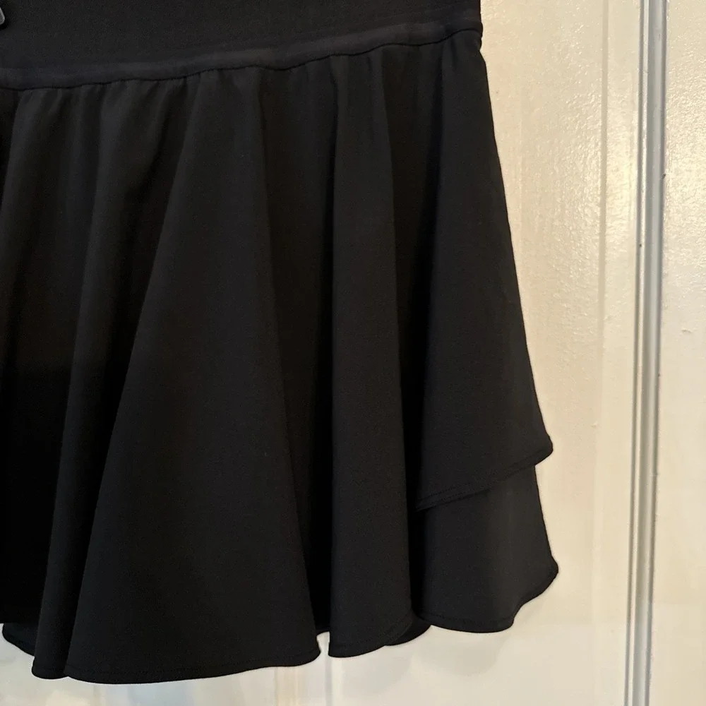 Lululemon Womens Court Rival High Rise Skort Size 6 Black Tennis Sport Active